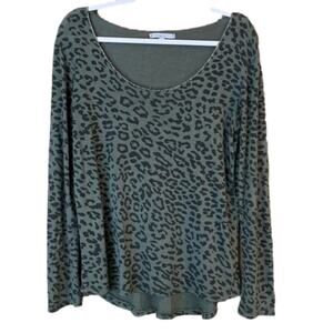 Tempo Paris Gray Leopard Print Lightweight Sweater Top Size S/M Small Medium